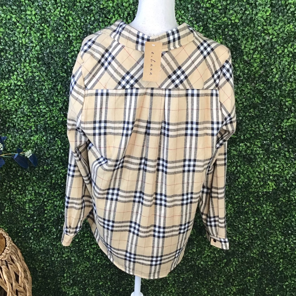 NWT Plaid Button-Up Shaket Sherpa interior - Picture 3 of 8